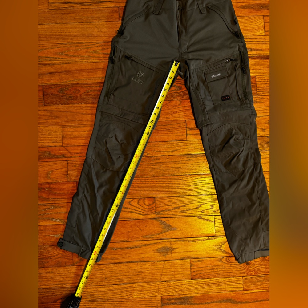 Beyond Nordic Men's Green Outdoor Pants - Picture 6 of 6